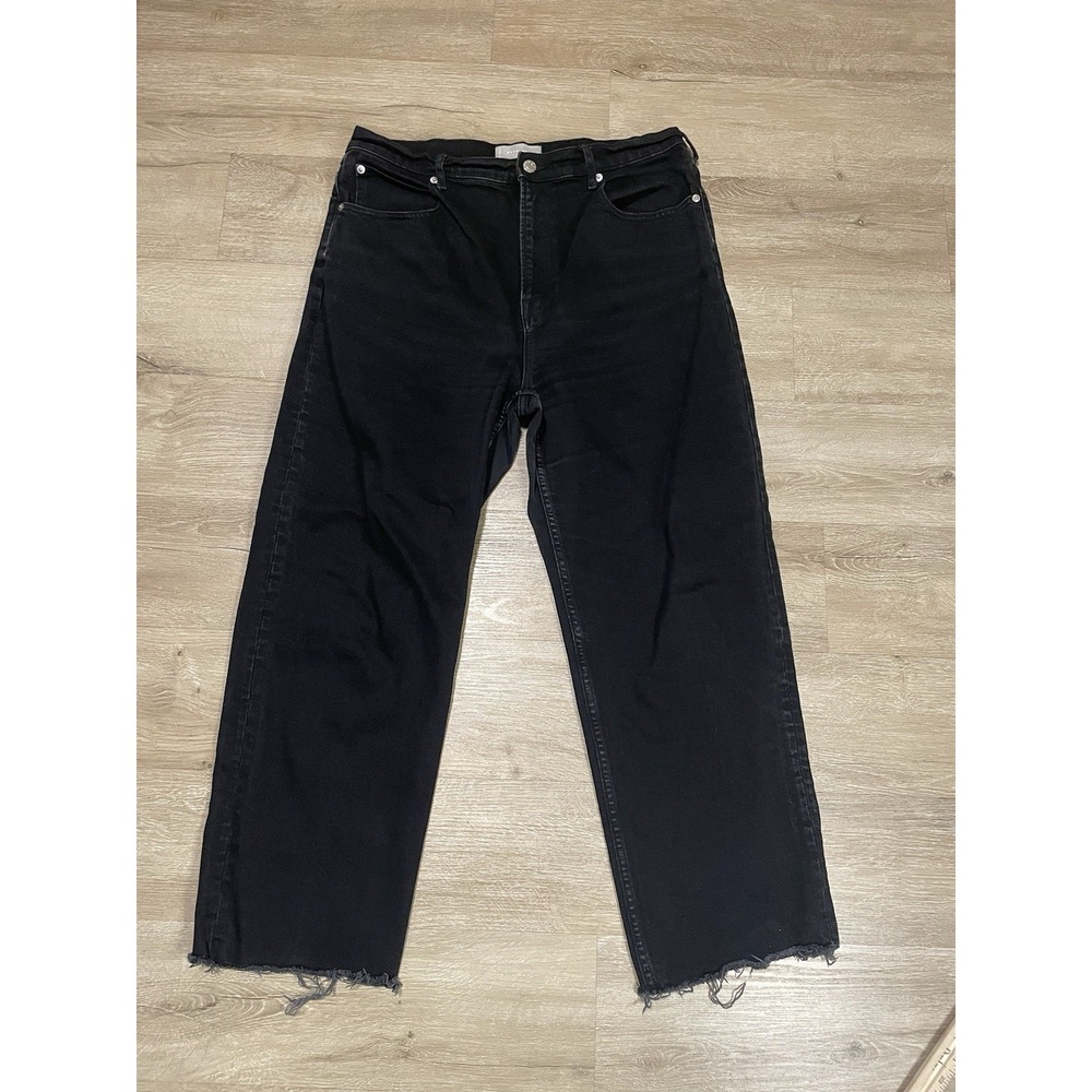 Everlane Straight Leg Jeans in Black